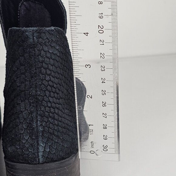 Coconuts By Matisse Side Cut Suede Heeled Booties Textured‎ Leather Black 8M - Picture 10 of 11